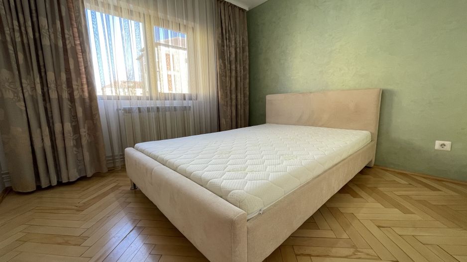 Apartament cu patru camere si garaj in zona Aradului - Poză 8