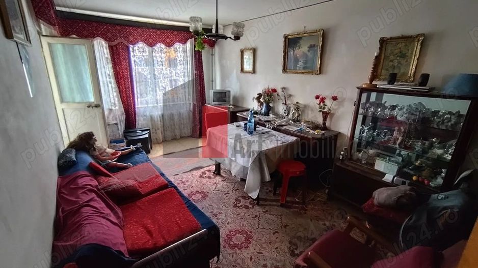 APARTAMENT 3 CAMERE-BARCA - Poză 1