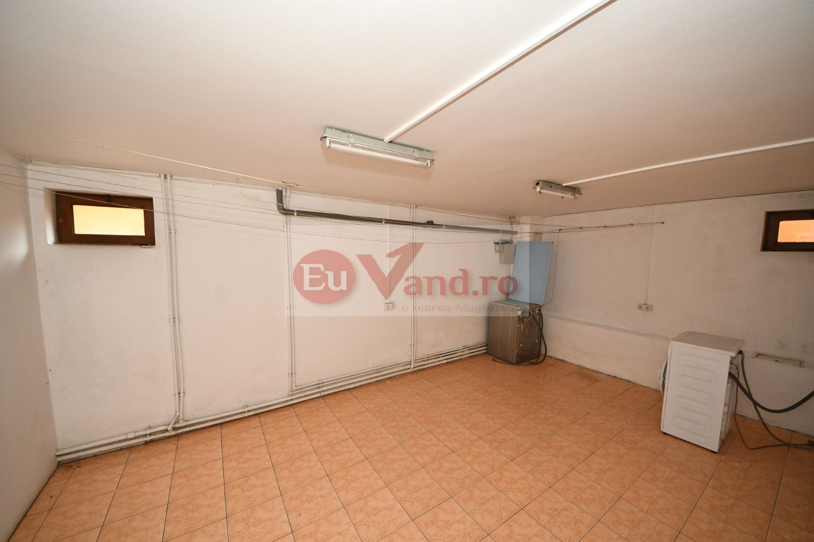 Vila spatioasa, pretabil pentru locuit/clinica, zona Micro 17 – Galati - Poză 8