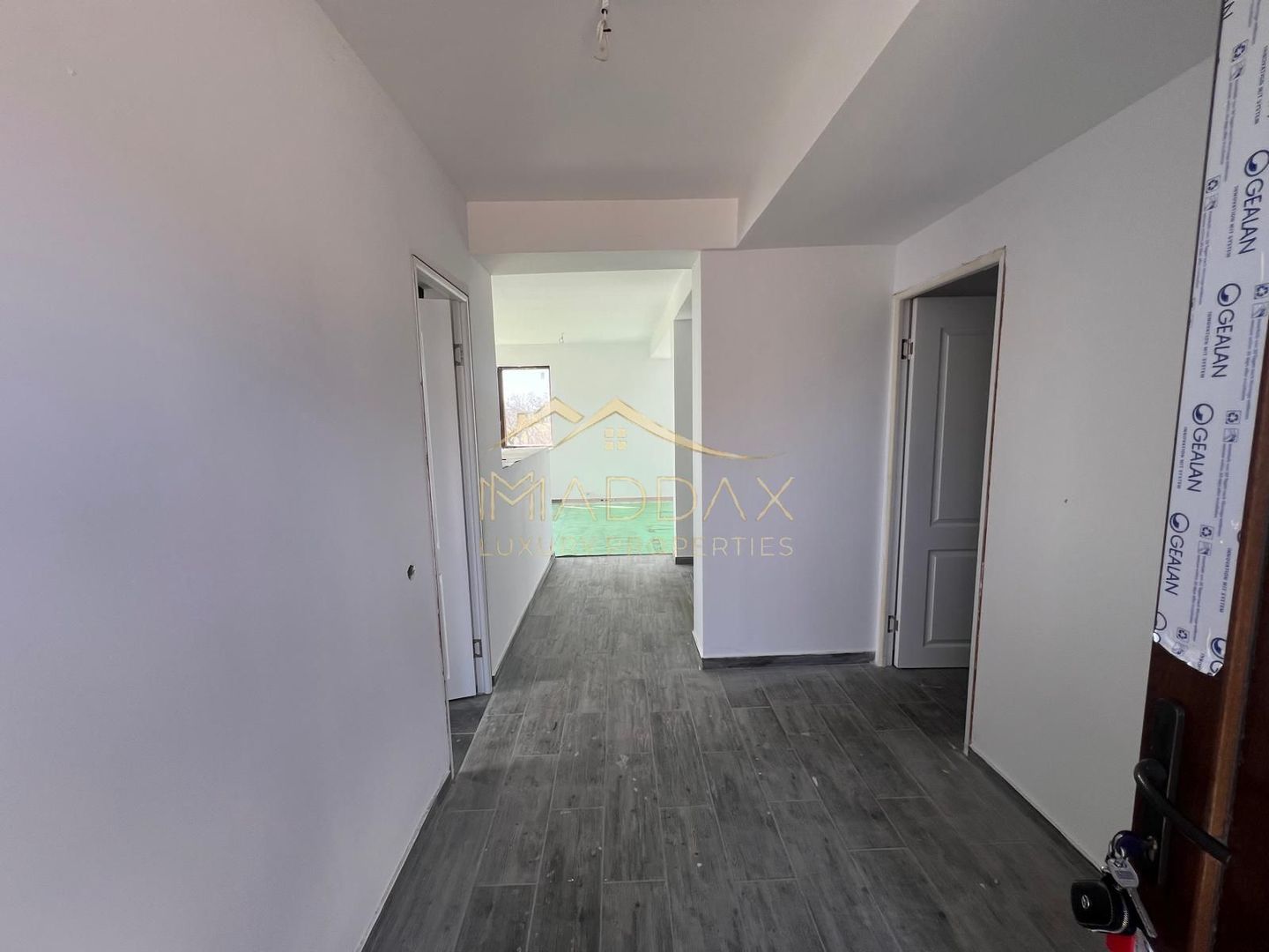 Vila moderna 4 camere // 114 // teren 440mp / Tunari/ Localitatea Dimieni - Poză 1