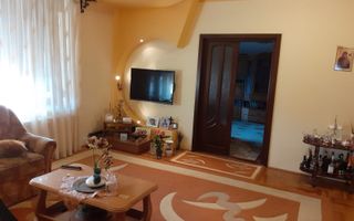 Ag EUROPA vinde casa individuala 6 cam. si teren 5 ari în Titulescu. - Poză 1