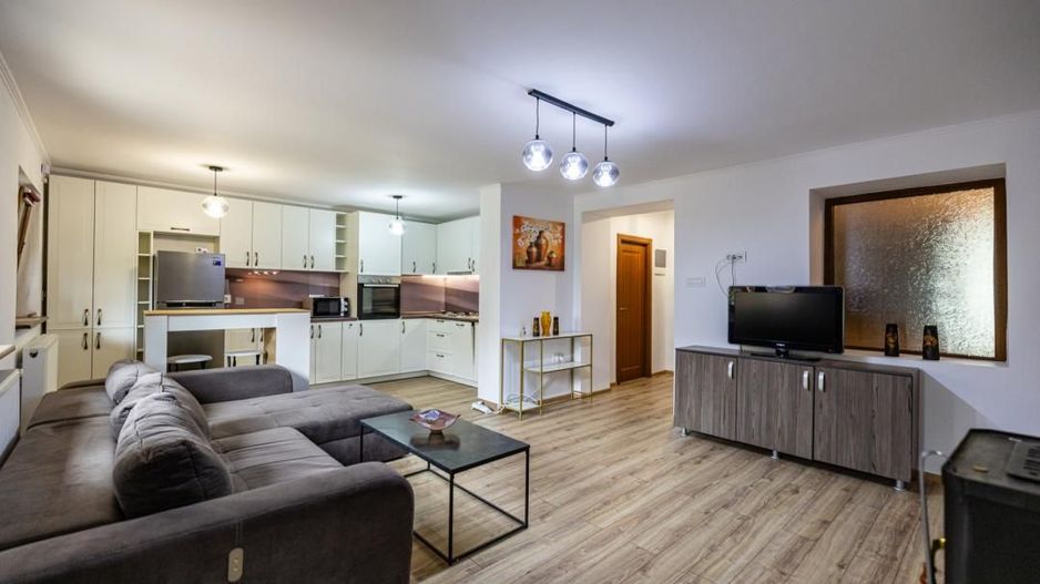 Casa parter, renovata, mobilata, gradina amenajata, str Petofi Sandor-Dumbravita - Poză 2