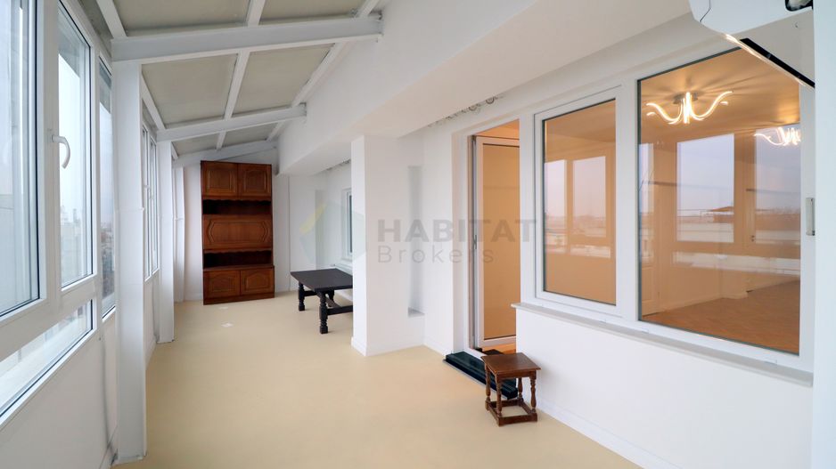 Spatios, cu terasa inchisa, vedere panoramica, bloc fara risc - Poză 3
