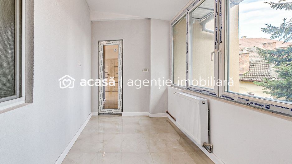 Apartament spațios în zonă centrală - Poză 10
