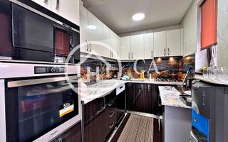 Casă de vânzare cu 4 camere în Cartierul Tineretului, Oradea - Poză 3