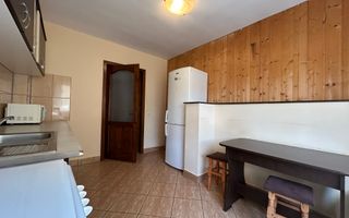 Apartament cu 3 camere, 2 băi și loc de parcare în curte – Turnișor - Poză 3