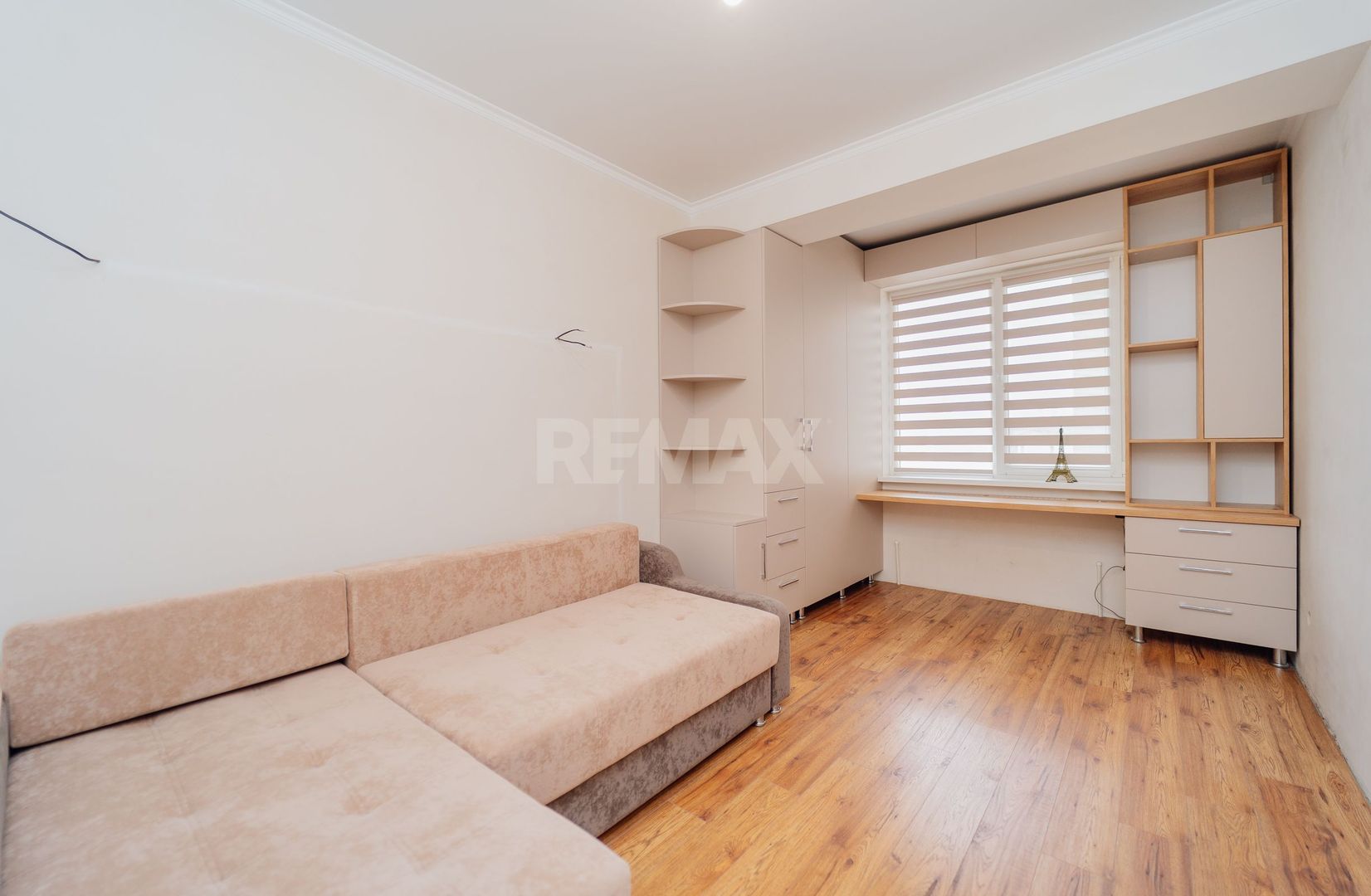 Se vinde apartament pe str. Dacia - Poză 7