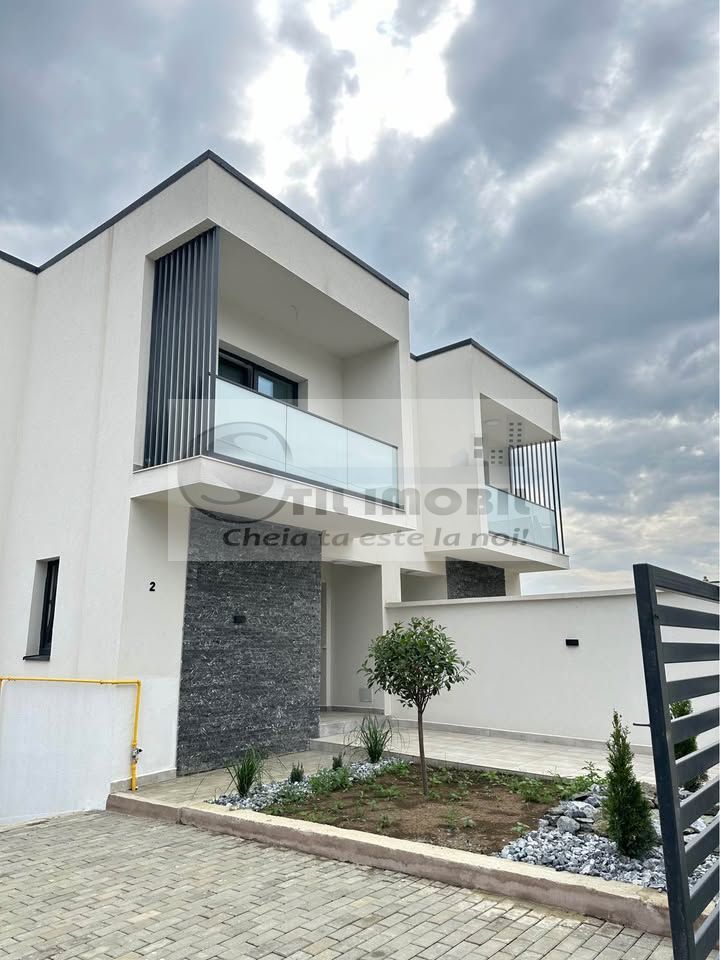 Casă tip duplex modern în zona Hlincea - Manta Roșie - 152.000 euro - Poză 1