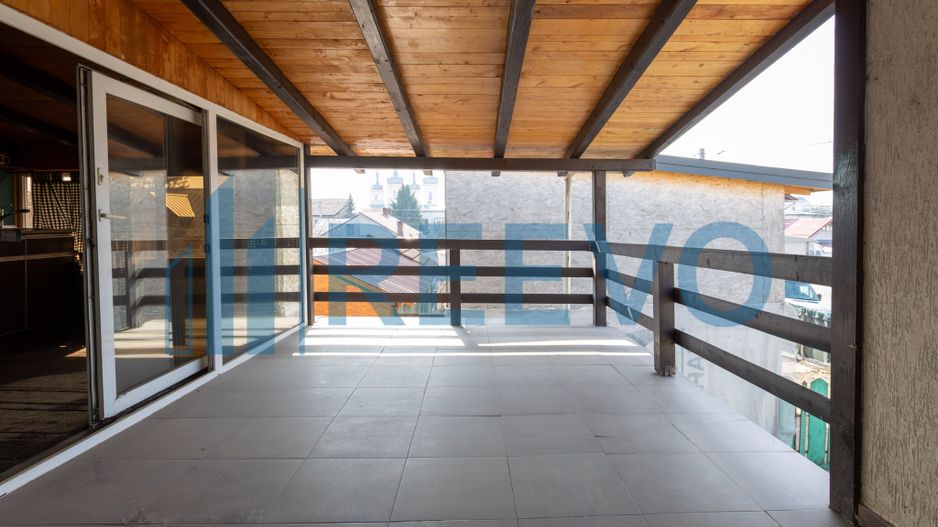 Clădire și teren de investiție, central Roman - Poză 47