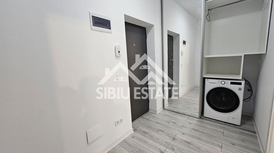 Studio 41 mp, balcon bucatarie separata , intabulata zona Brana - Poză 3