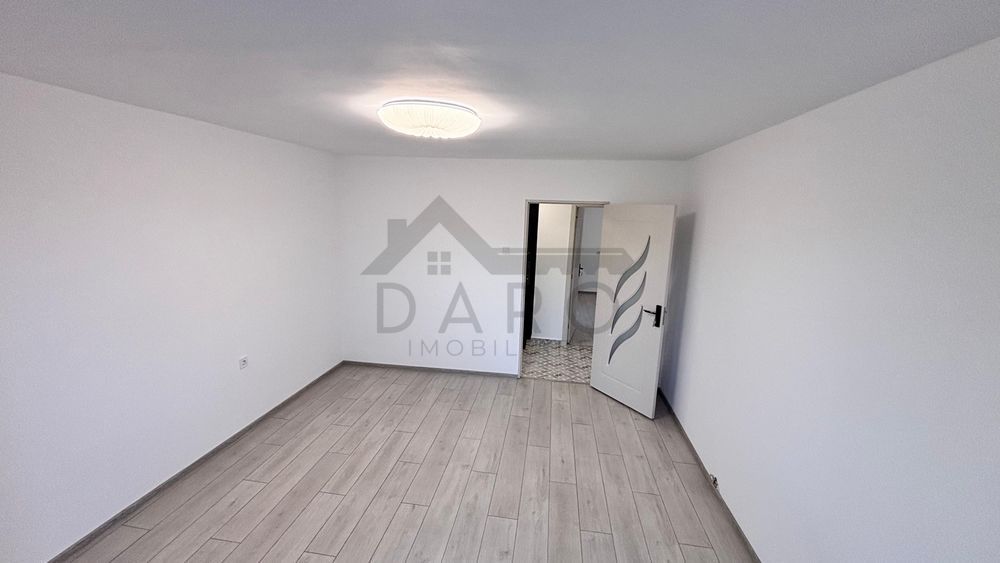 Vand apartament cu 3 camere - Poză 3