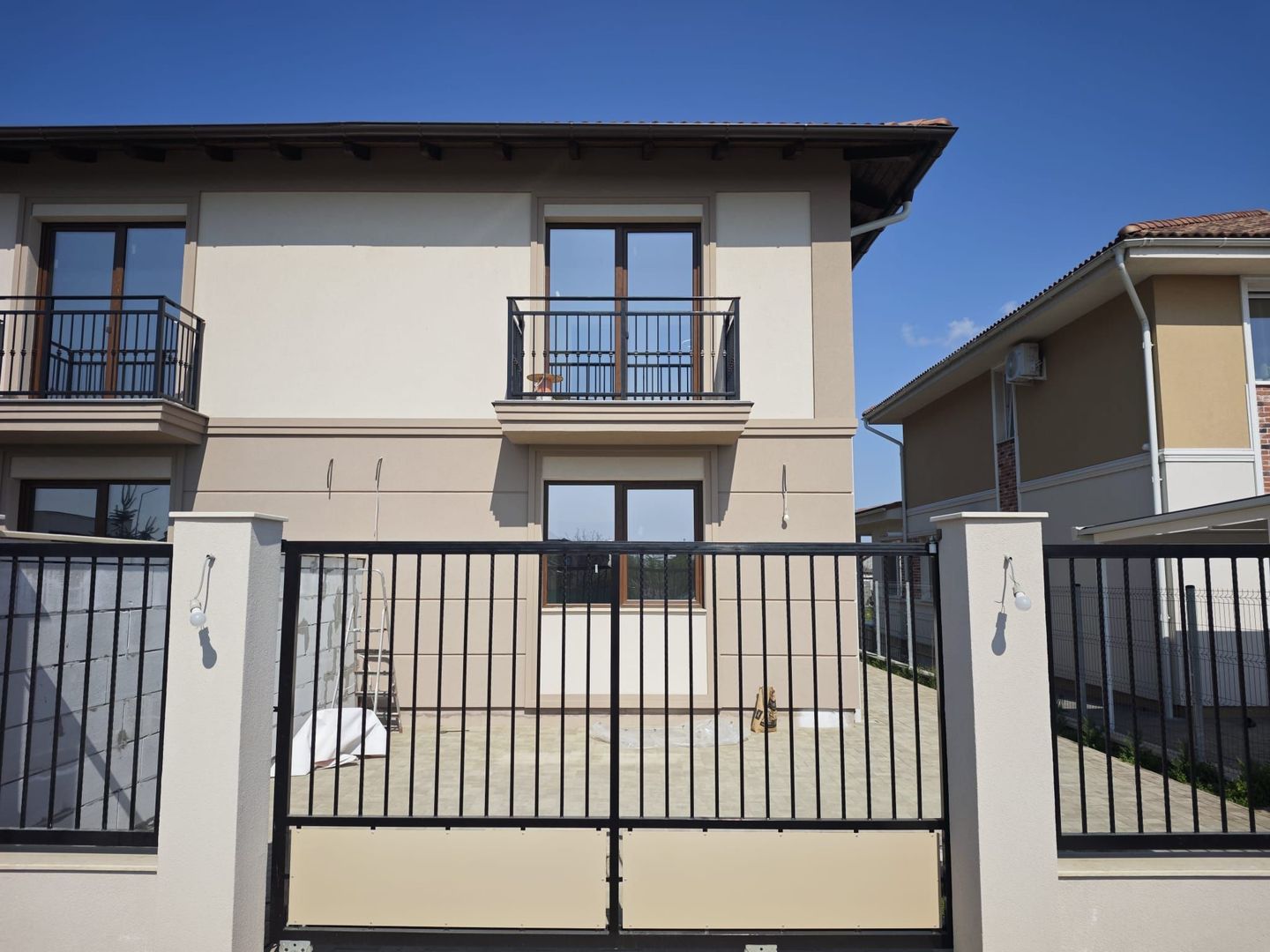 Duplex cu 4 camere si teren generos 350mp - Poză 28