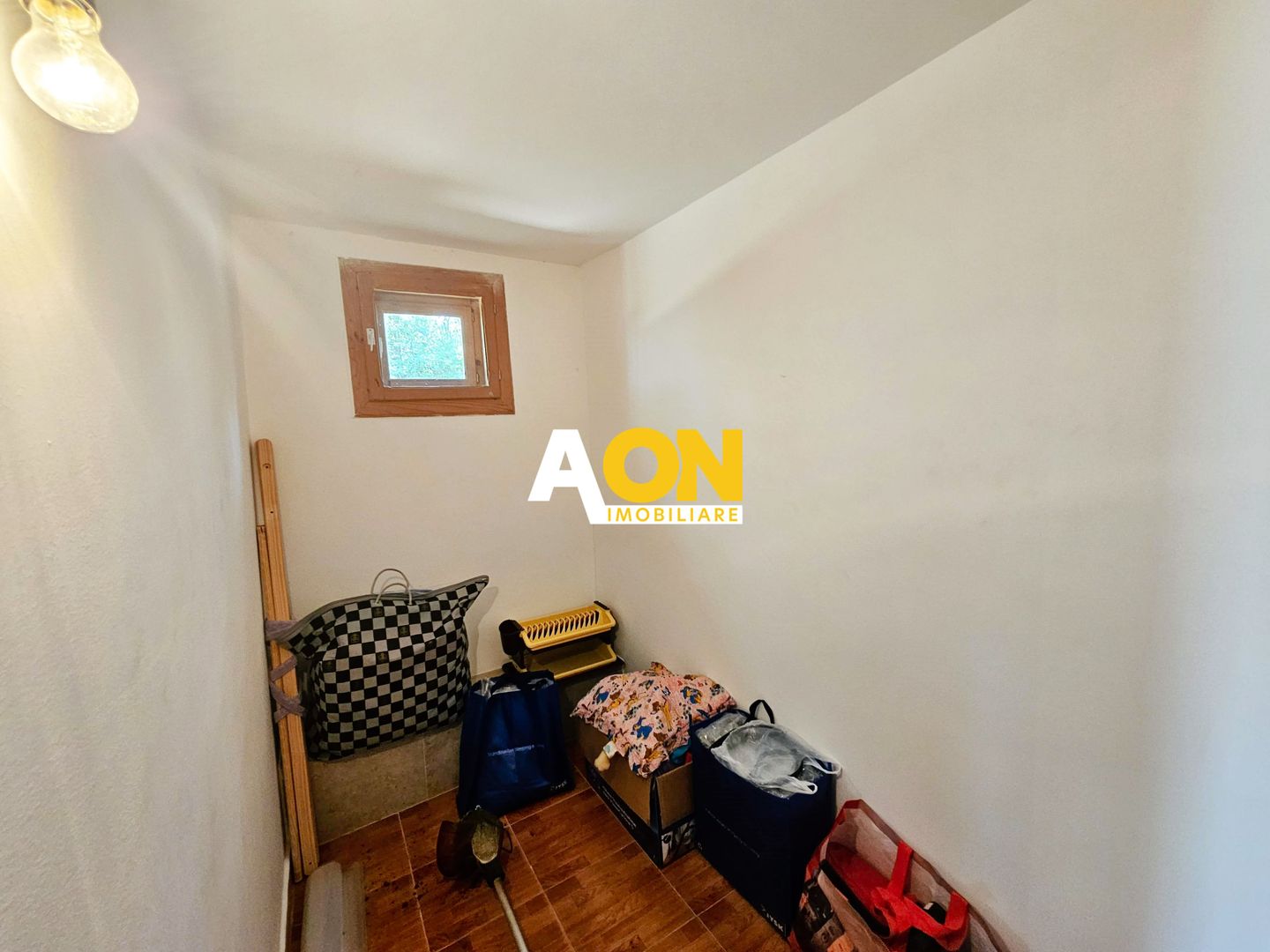 Casa tip cabana de vacanta, 5 camere, 2300 mp teren, zona Schit - Poză 9