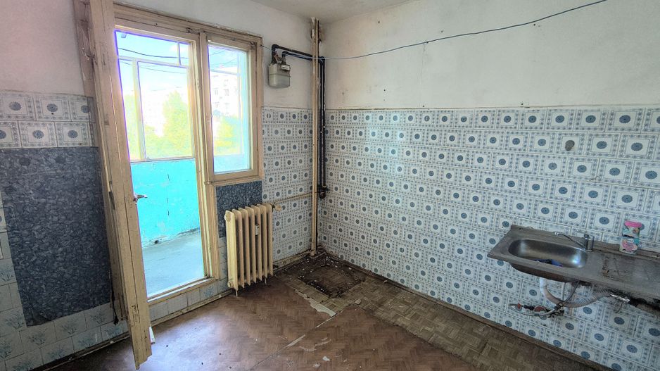 Apartament 3 camere semidecomandat Berceni - Poză 4