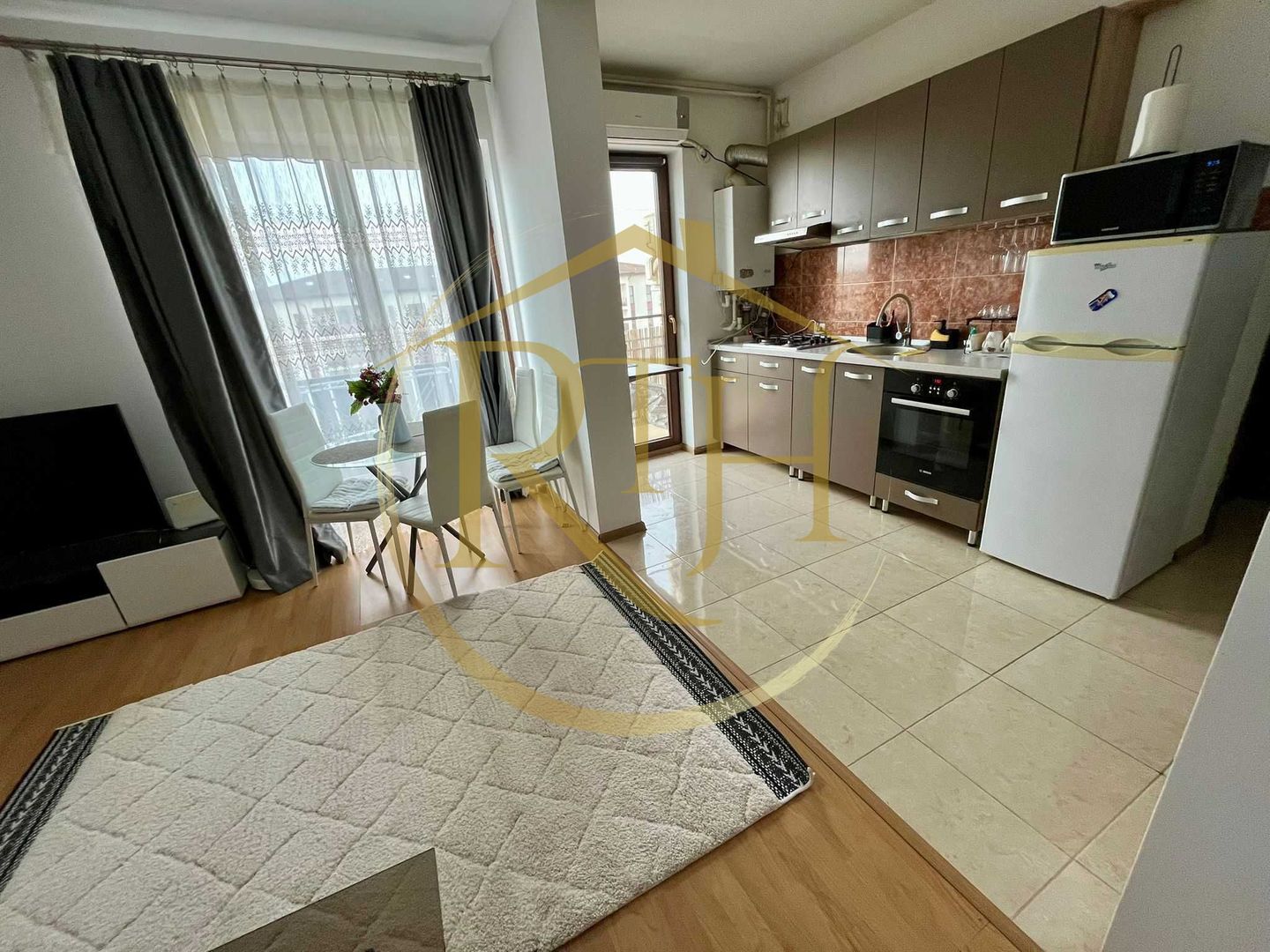 Oferim spre închiriere un apartament cu 2 camere în Giroc! - Poză 2