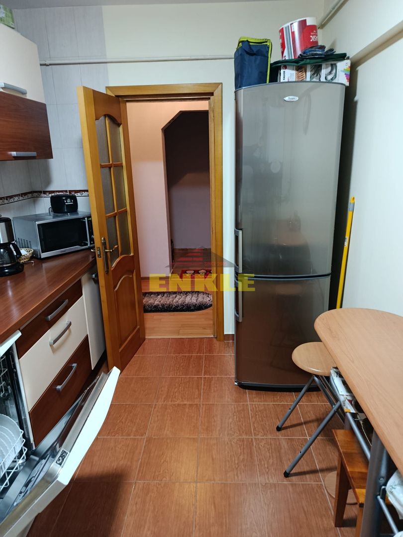 Apartament 3 camere de vânzare, zona Primaverii. - Poză 12