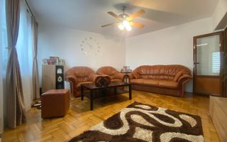 Compartimentare decomandata! Vanzare apartament cu 3 camere-Micro 11 - Poză 2