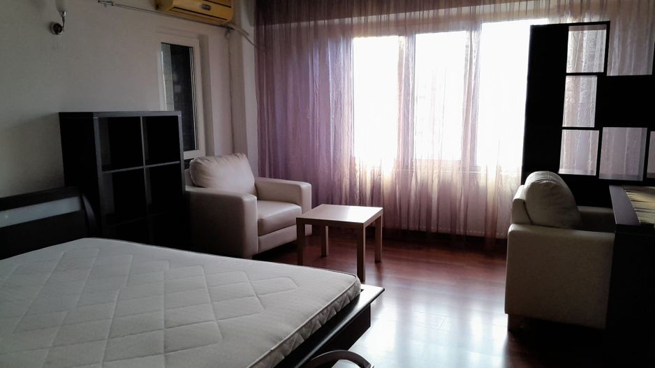 Inchiriez apartament 3 camere, Unirii, mobilat modern, metrou aproape - Poză 3