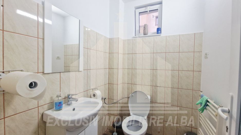 Spatiu Comercial | Laborator analize medicale | 400 mp | Cetate - Poză 11