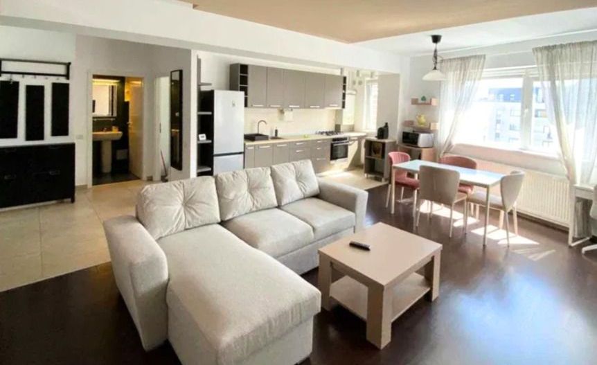 Un apartament care bifează exact ce contează spațiu lumină liniște și parcare - Poză 1