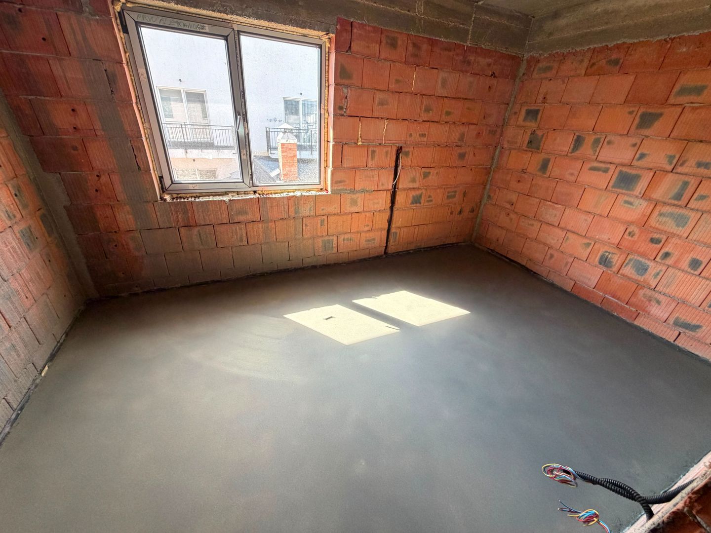 CASA TRIPLEX, TOATE UTILITATILE, INCALZIRE PARDOSEALA, COMISION 0% - Poză 4