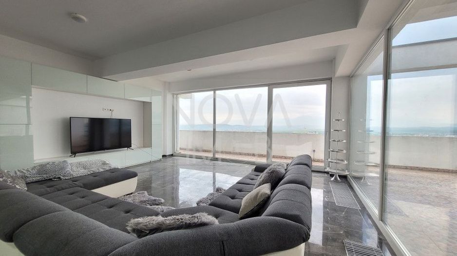 PENTHOUSE DE LUX CU TERASĂ PANORAMICĂ ȘI PRIVELIȘTE SPRE MUNȚII FĂGĂRAȘ - Poză 1