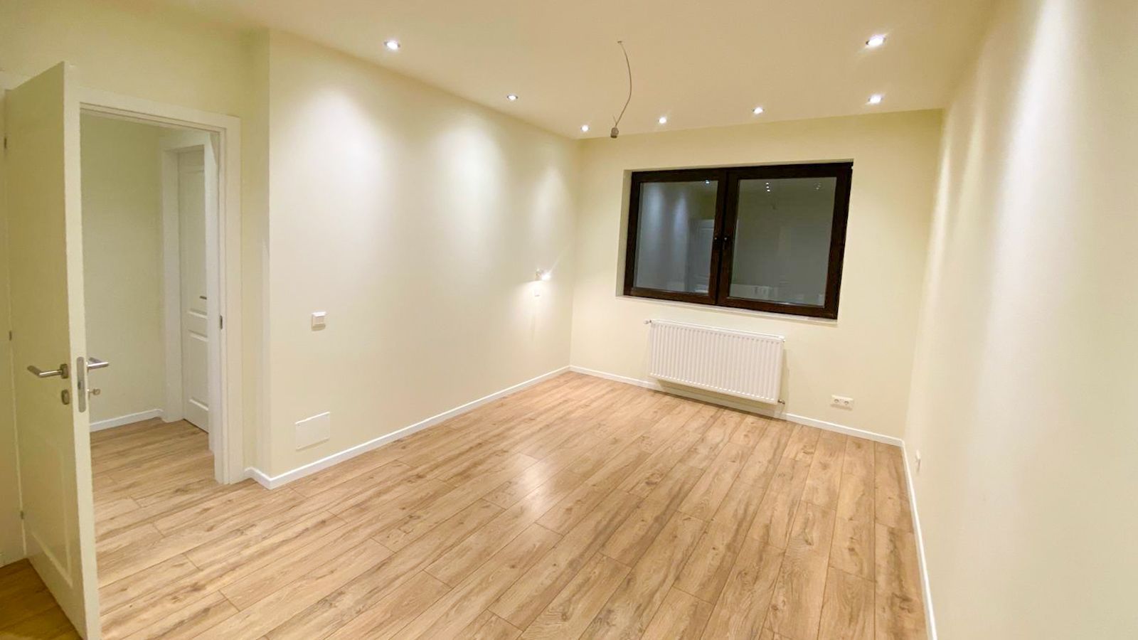 Vânzare vilă 8 camere | Grădină 500mp | 3 locuri de parcare - Poză 16