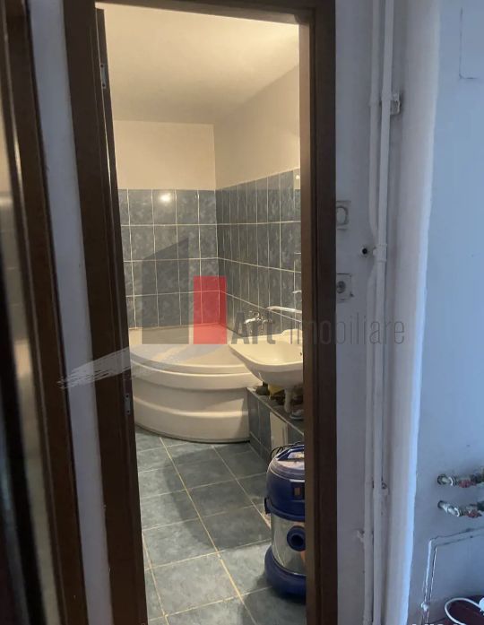 APARTAMENT 3 CAMERE PARC SEBASTIAN - Poză 3