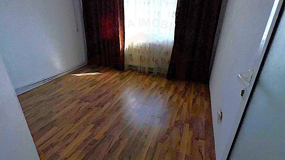 68.ooo euro, apartament 3 camere, decomandat, Micro 16 - Poză 7