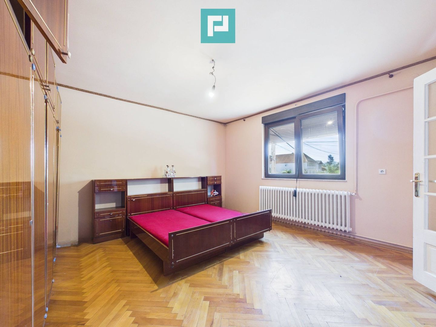 Casă cu 4 camere în Bujac - Poză 4
