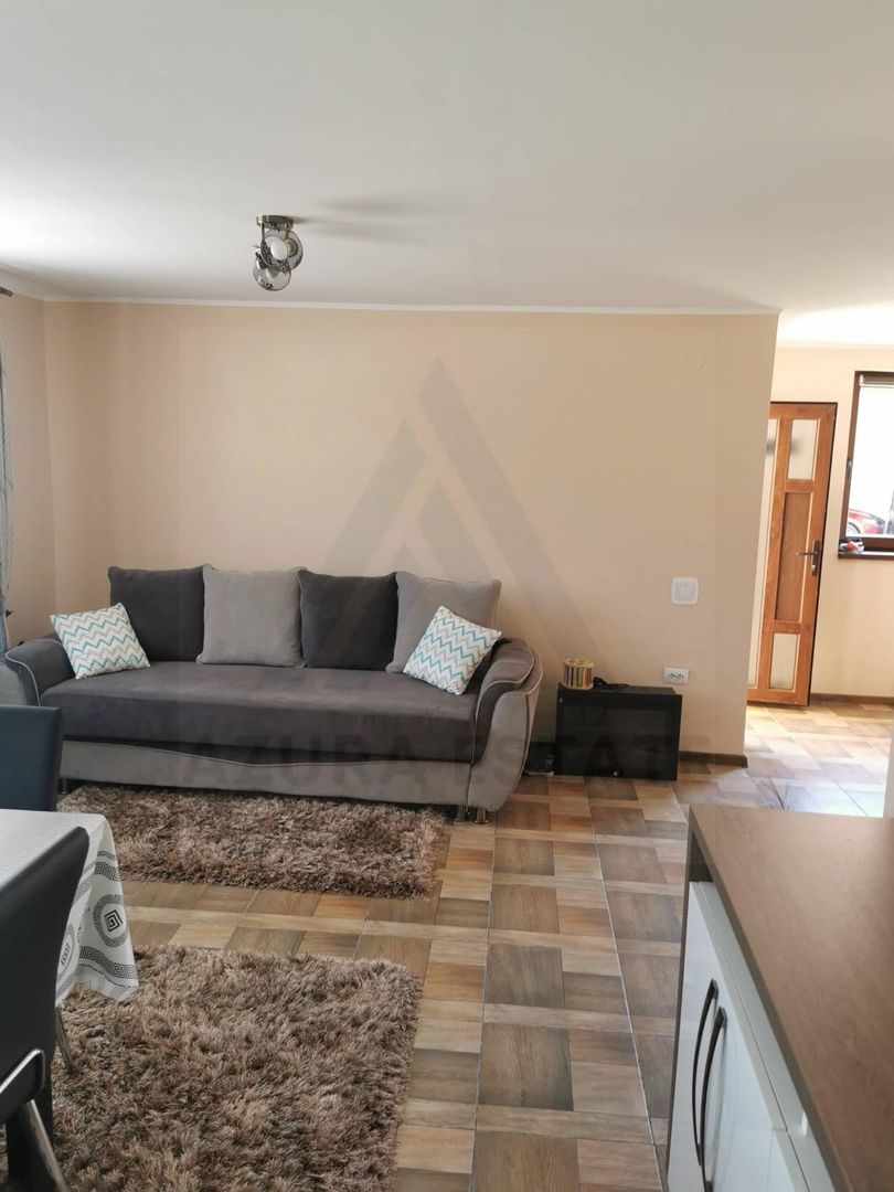 Casa renovata 3 camere teren liber 1250 mp grădină 1400 mp in Colun - Poză 6