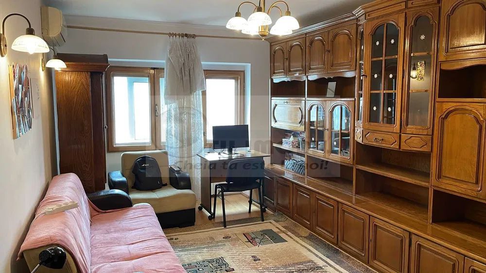 Apartament,3 camere,Centru-Păcurari, Iași,renovat 165.000 EURO - Poză 1