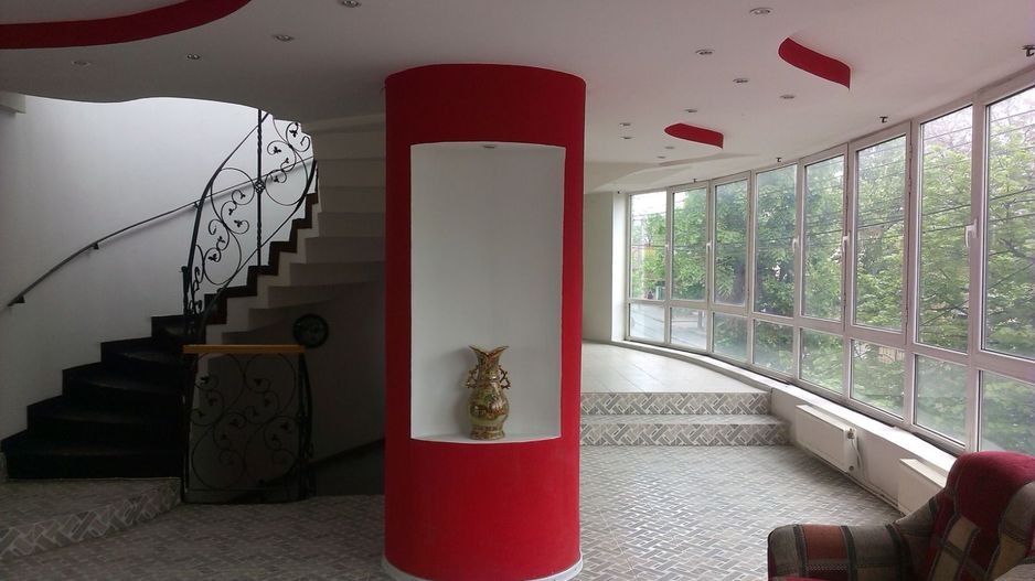 Imobil cu 8 camere, terasă de 60 mp, situat în centrul orașului - Poză 11