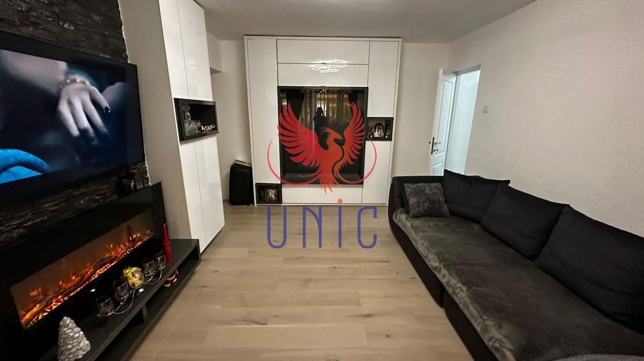Apartament lux 3 camere Craiovita Noua - Poză 2