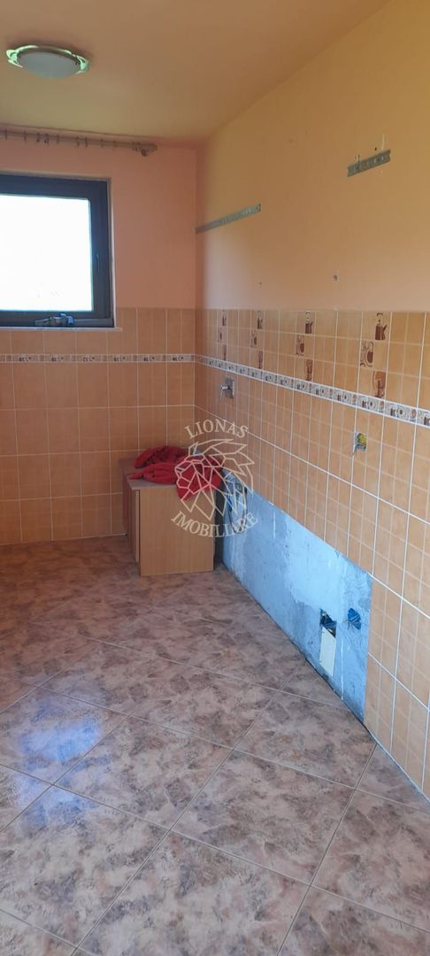 Casa 5 camere 183 mp-teren 2135 mp-garaj- Posmus, Com. Sieu - Poză 9
