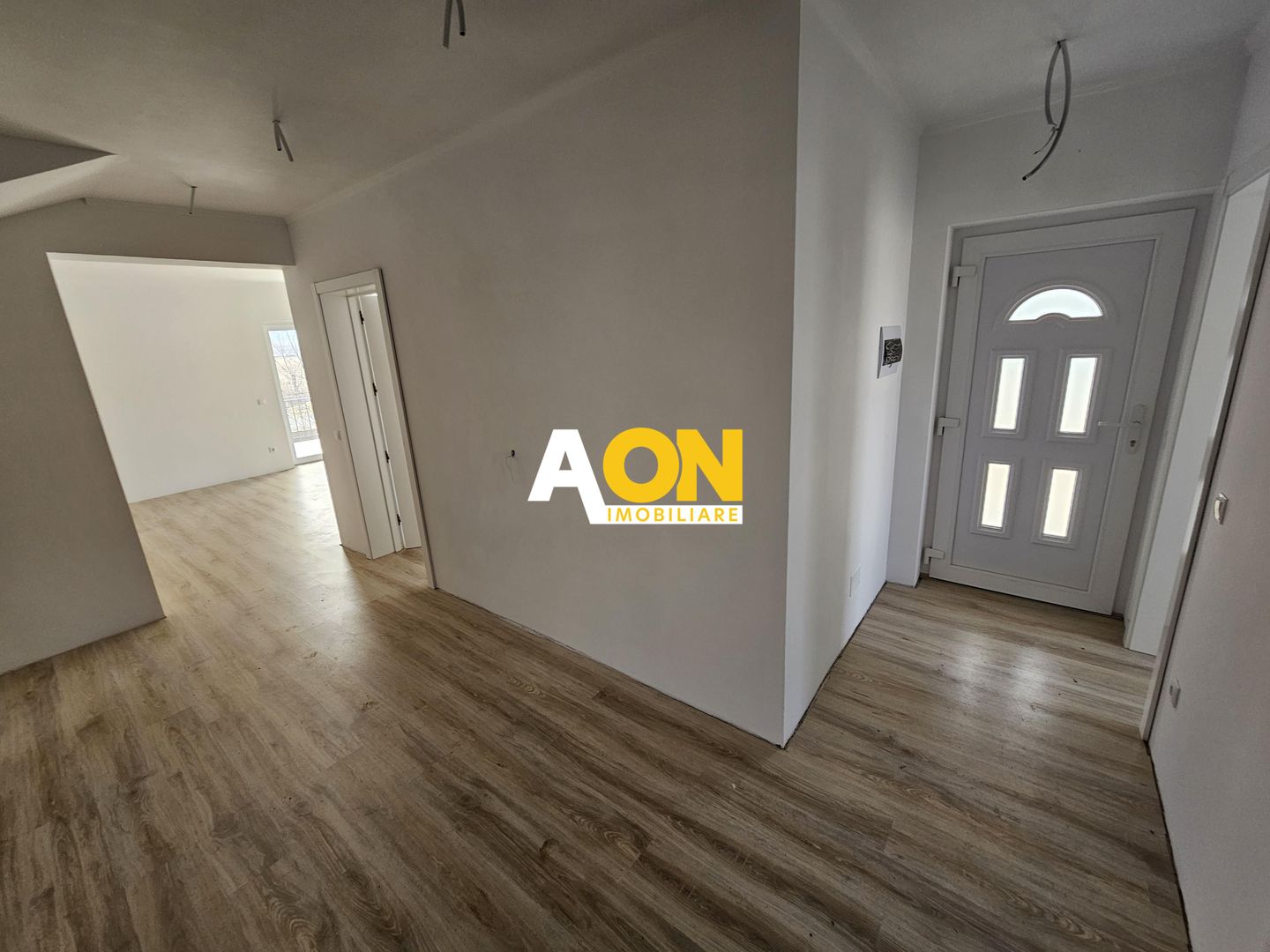 Casa 4 camere, cu predare la cheie, 324 mp teren, Micesti - Poză 7