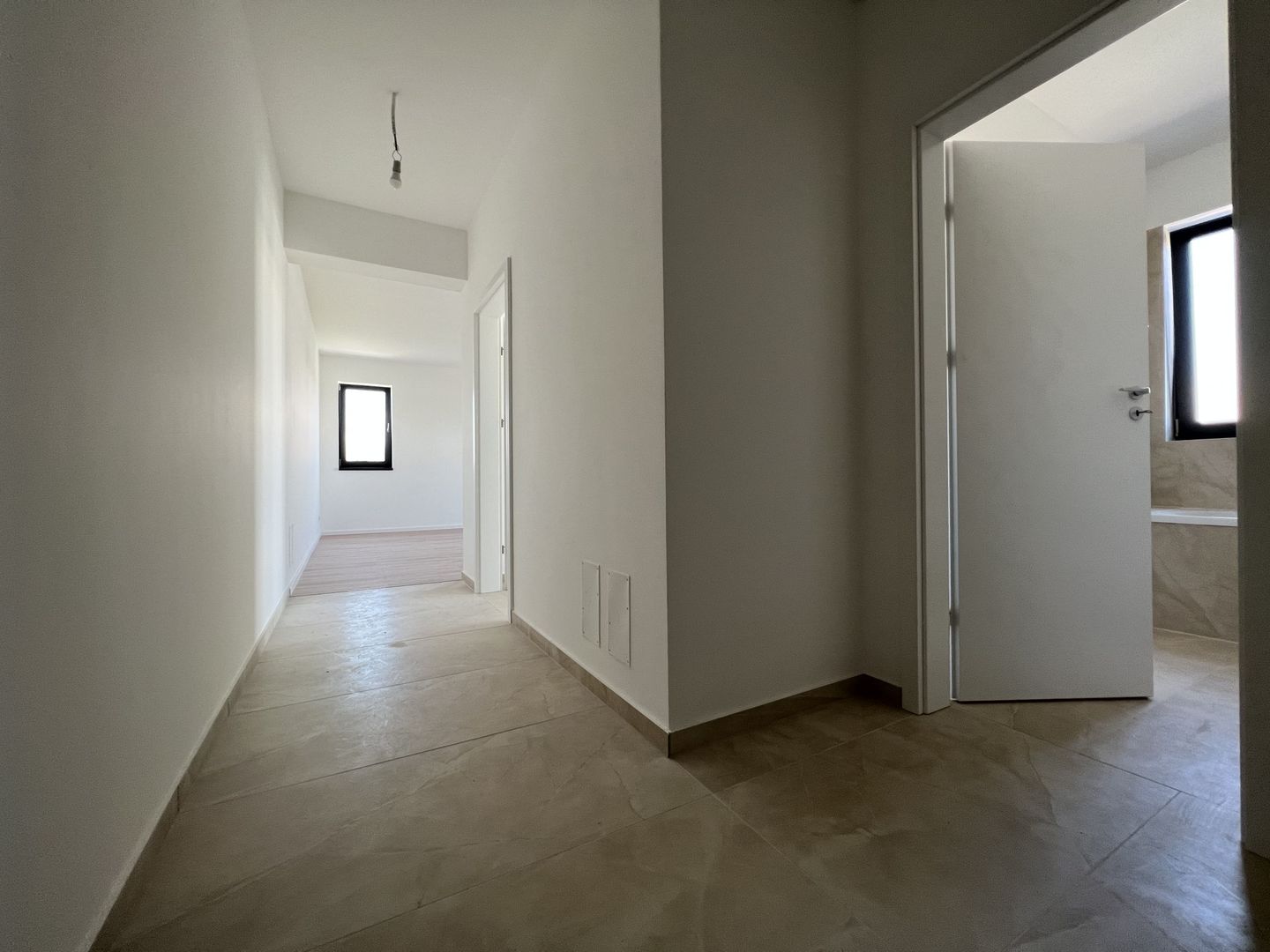 APARTAMENT CU 1 CAMERA - Poză 4