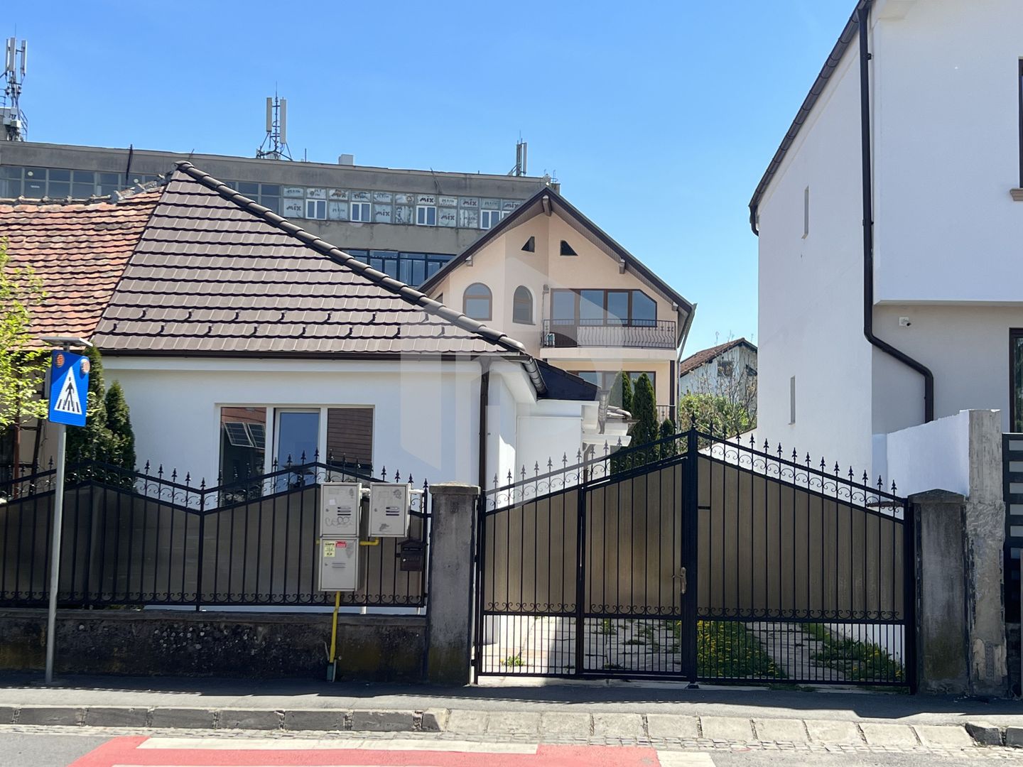 Casa de inchiriat renovata- Zona Moldoveanu- 400 mp - Poză 3