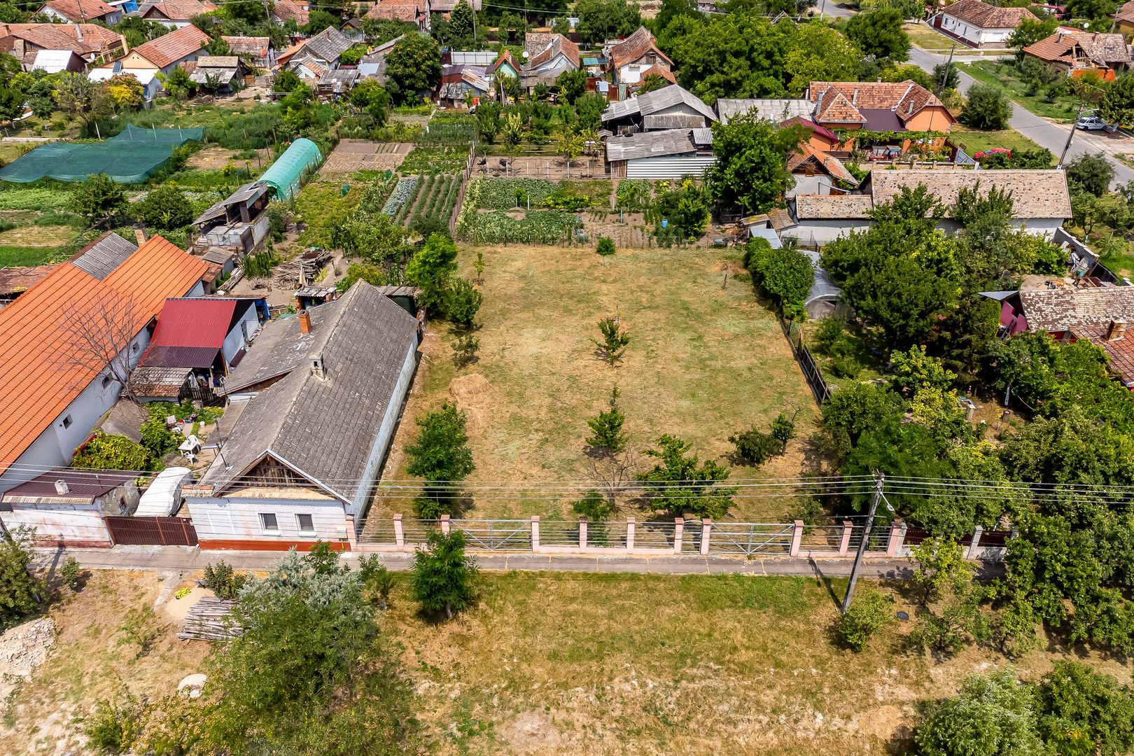 Rezervat! Teren intravilan cu front stradal de 26 m, în Nădlac - Poză 4