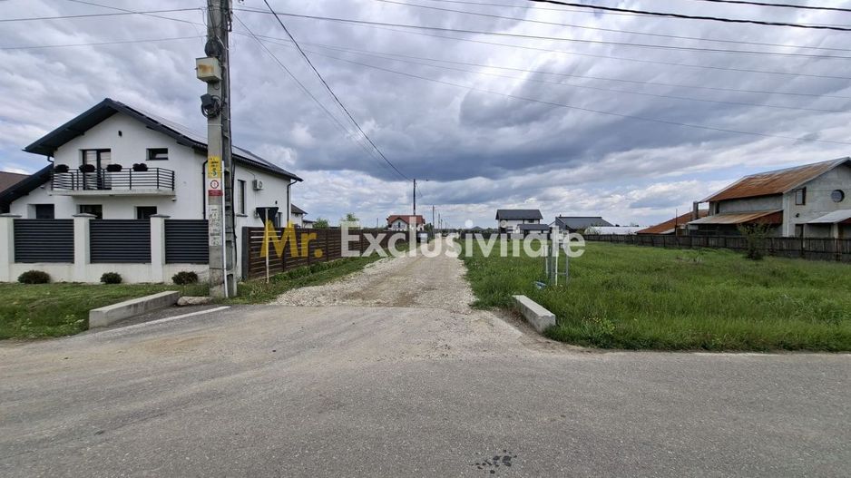 Teren 500 mp intravilan Smeura Stoenari - 4 loturi - Poză 2