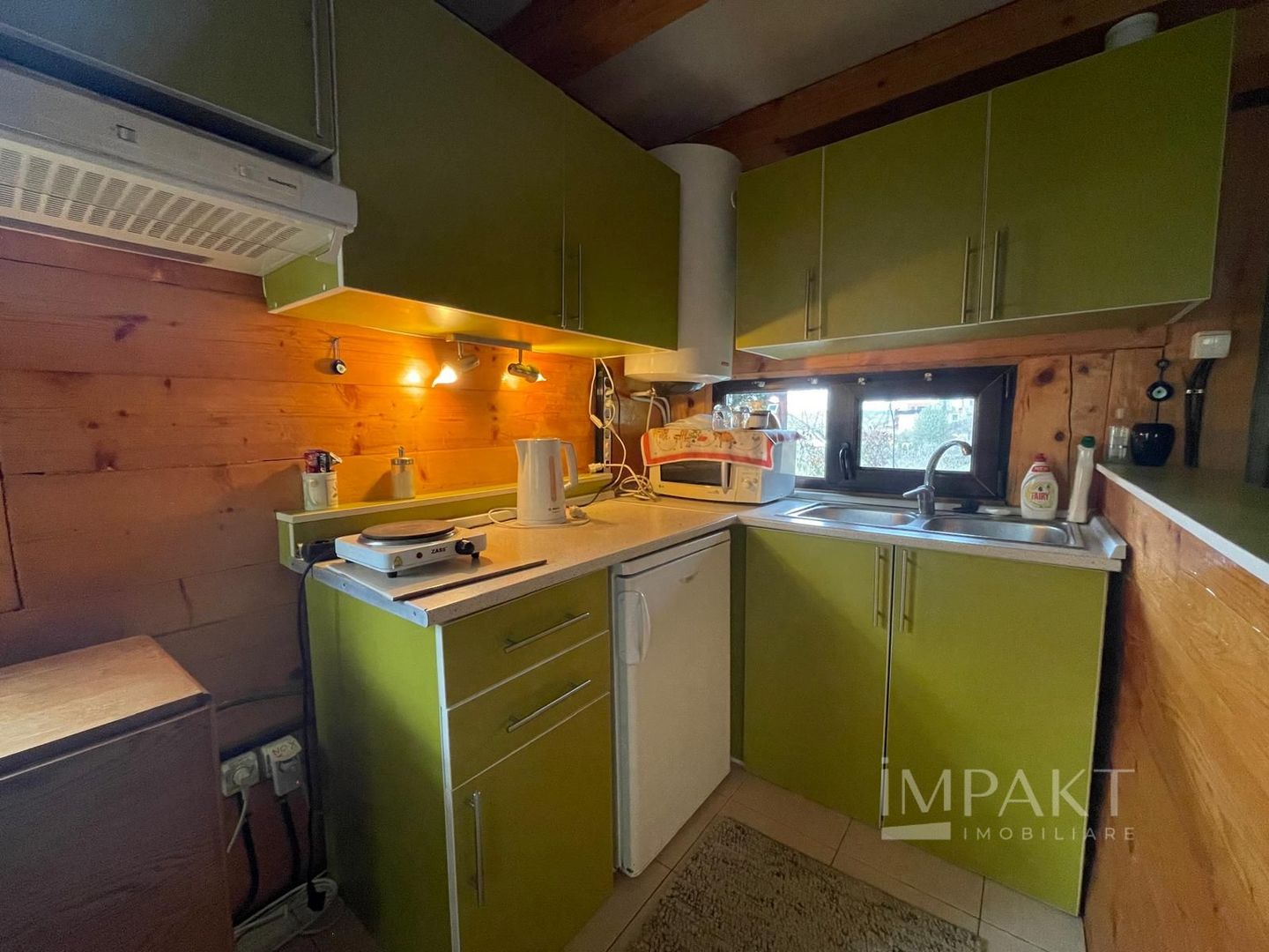 Cabana din lemn cu panorama superba asupra Florestiului - Poză 12