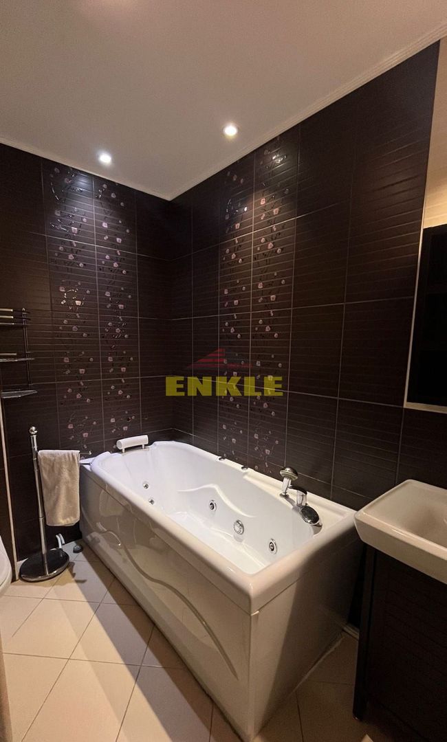 De vanzare apartament cu 5 camere, zona Mall - Poză 7