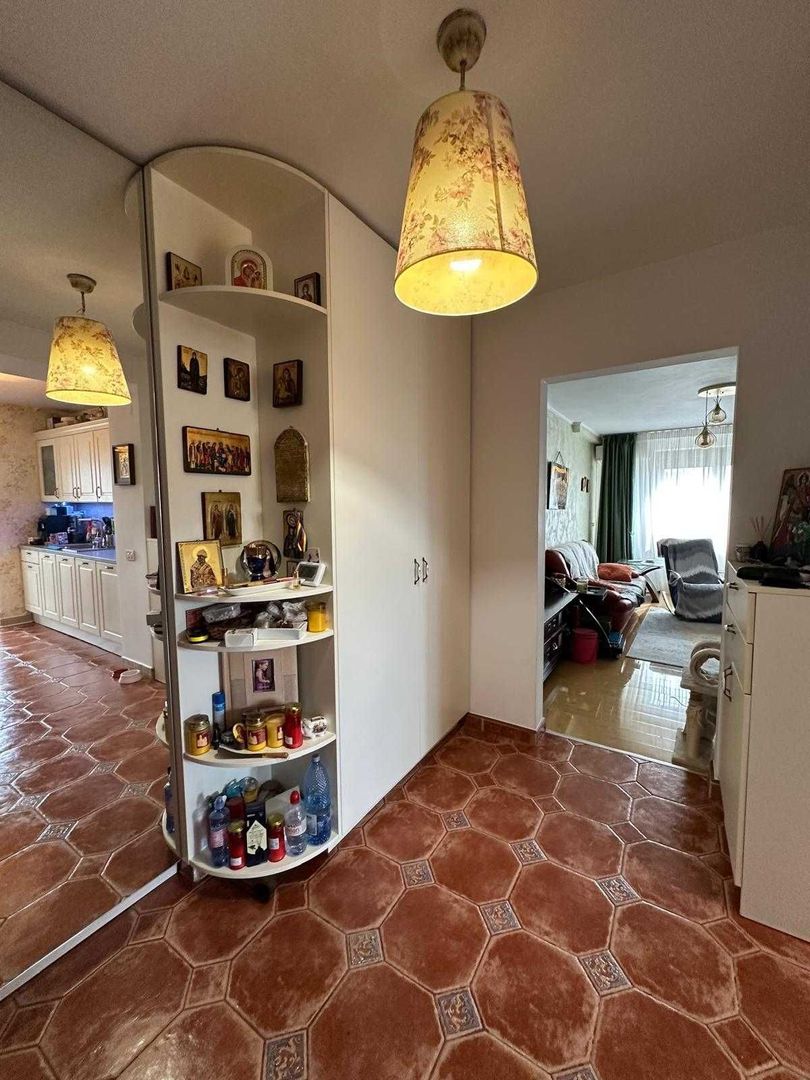 De vanzare Apartament 3 camere Crangasi - Poză 5