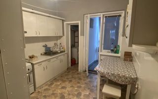 Apartament cu 3 camere si garaj, zona centrala - Poză 5
