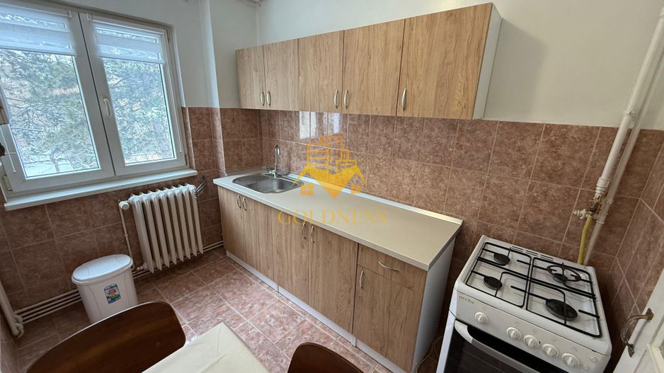 3 camere semidecomandate, balcon, Gheorgheni, Hotel Royal, P-ta Hermes - Poză 1