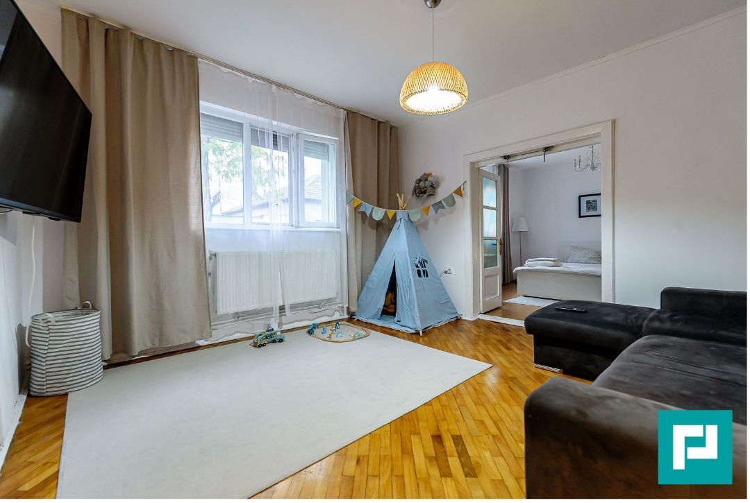 Proprietate cu 5 camere Aurel Vlaicu - Poză 4