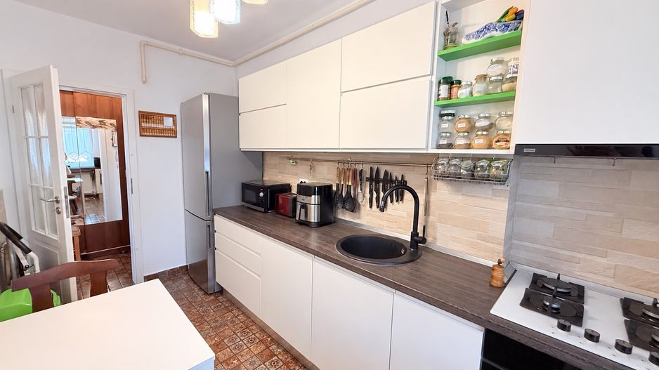 Apartament 3 camere de vânzare Bucătărie separată Militari Residence - Poză 12