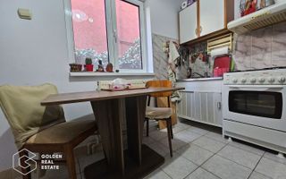 Vila individuala, centrala situata intre Dudesti si Dristor, 5 camere - Poză 8
