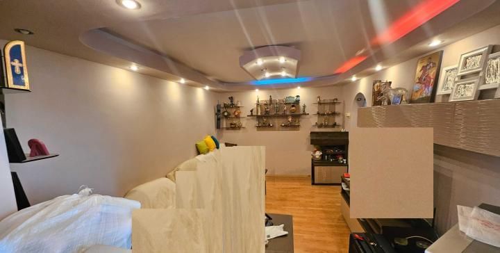 APARTAMENT COCHET ZONA TEIUL DOAMNEI - Poză 2