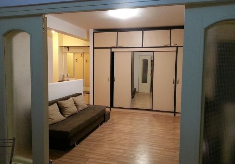Apartament cu o camera | 40 mp | Bucatarie Separata | Centrala Proprie | UMF - Poză 2